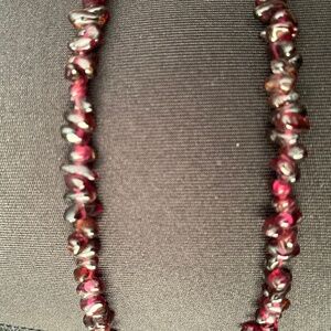 Vintage garnet chip necklace w/polished gemstone nuggets. 1970's